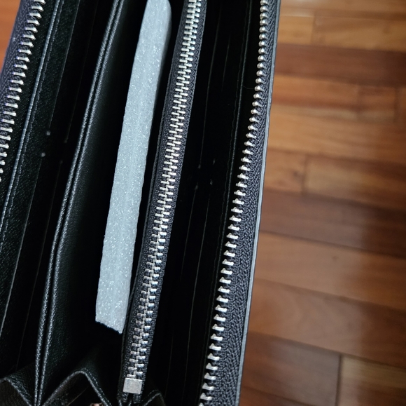 Checkered Black Wallet - Picture 7 of 7